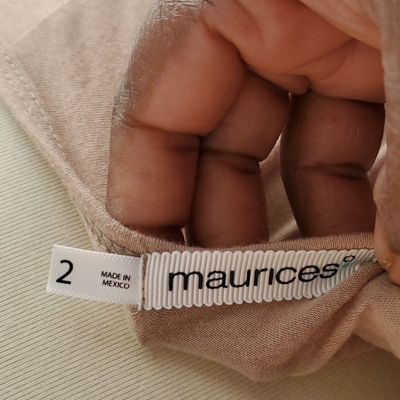 ❤❤Maurices top❤❤ - Picture 4 of 4